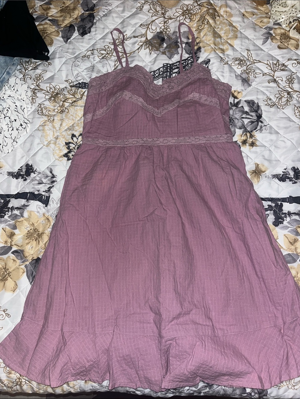 SO Mauve Lace-Trim Mini Dress